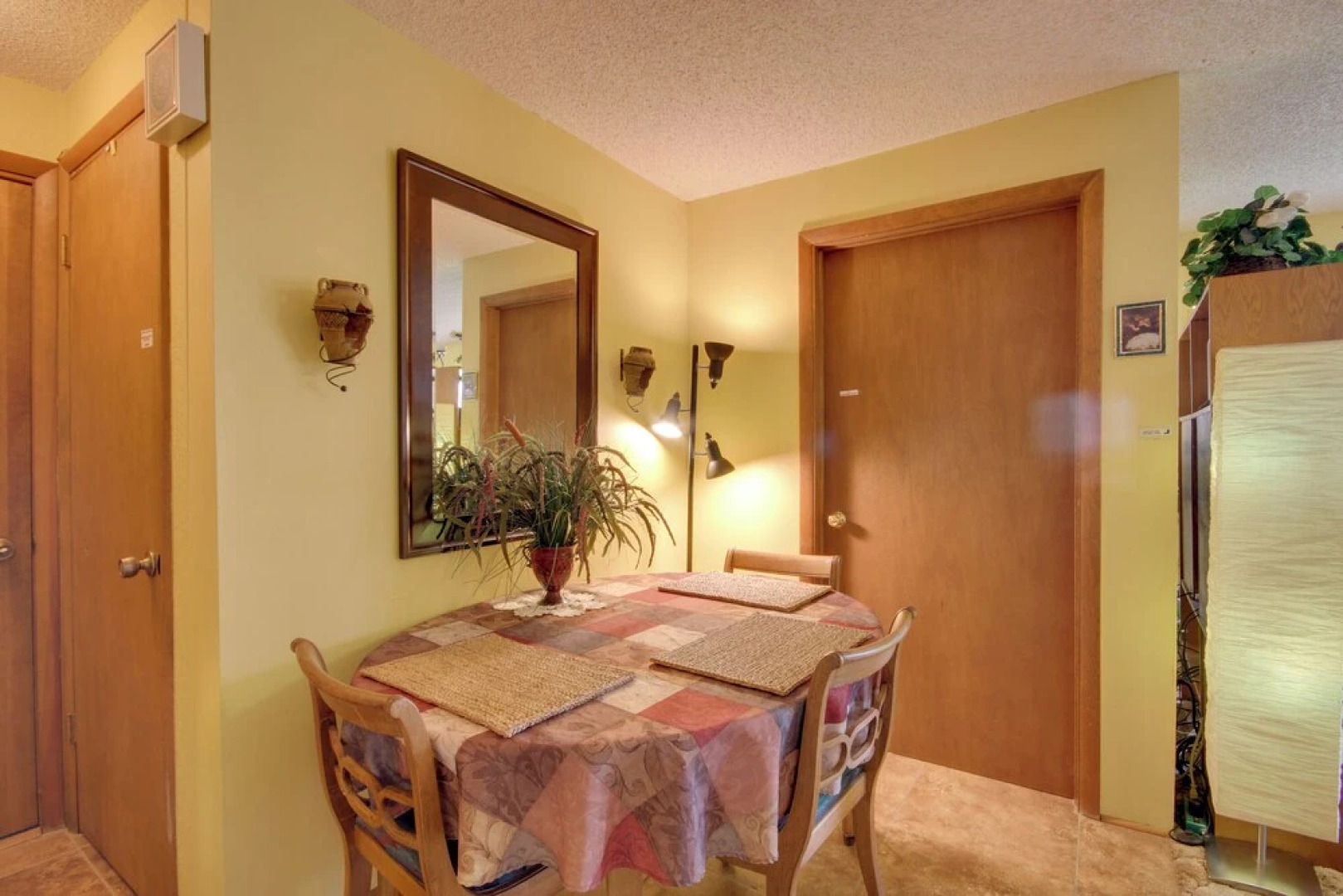 Yellowstone Country Retreat: Stunning Views!