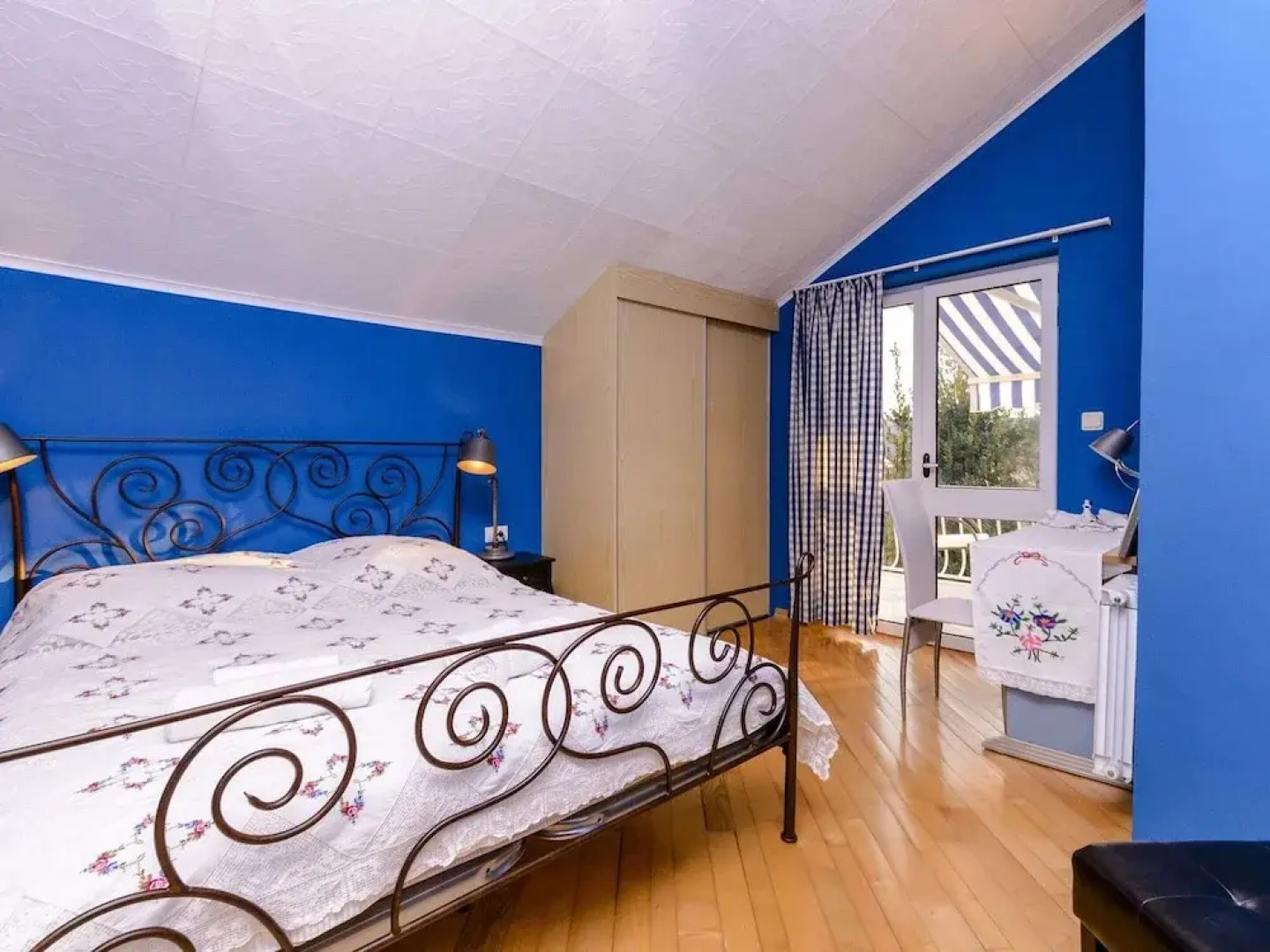 Villa Piano - Four Bedroom Villa With Terrace and Swimming Pool