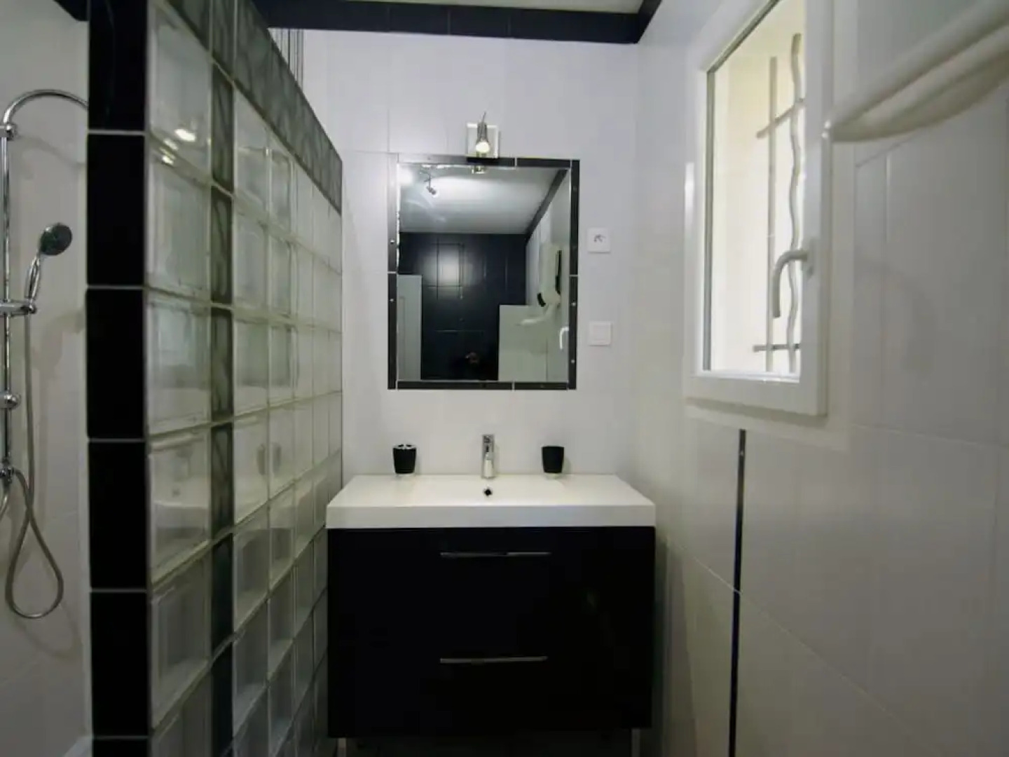 Modern Villa with Private Pool in Ledenon