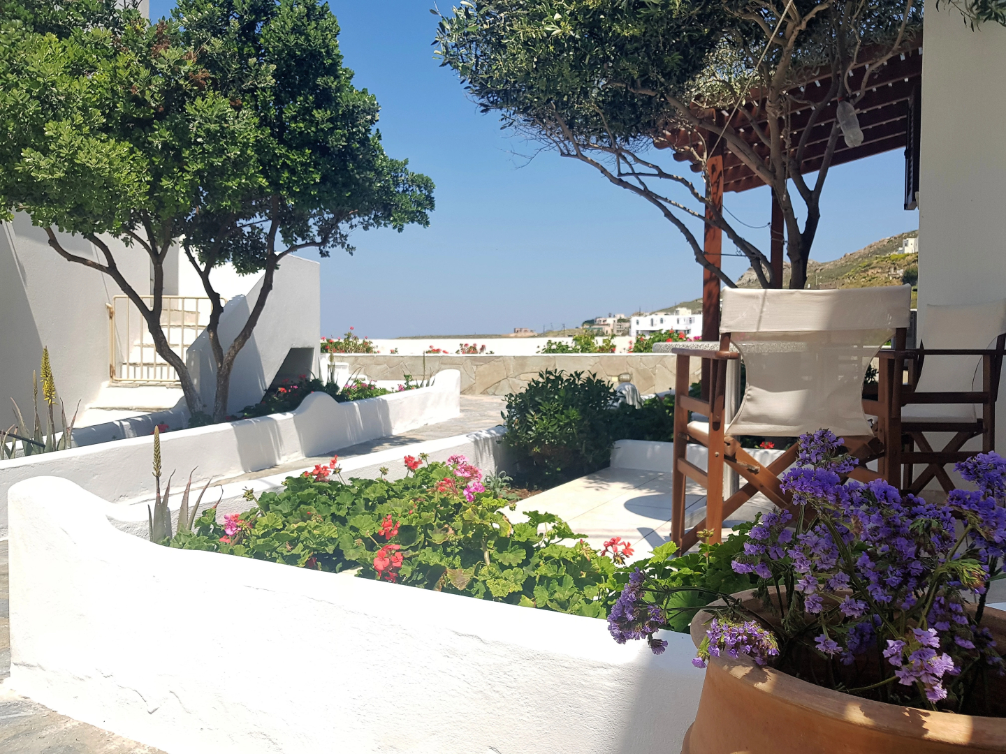 Petros Studios & Suites