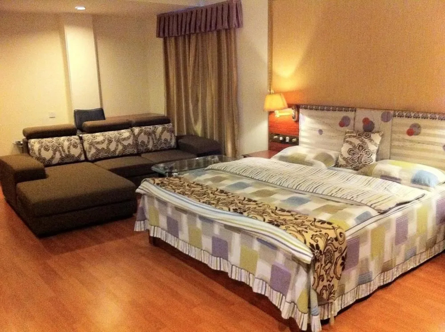 肇庆国兴商务酒店