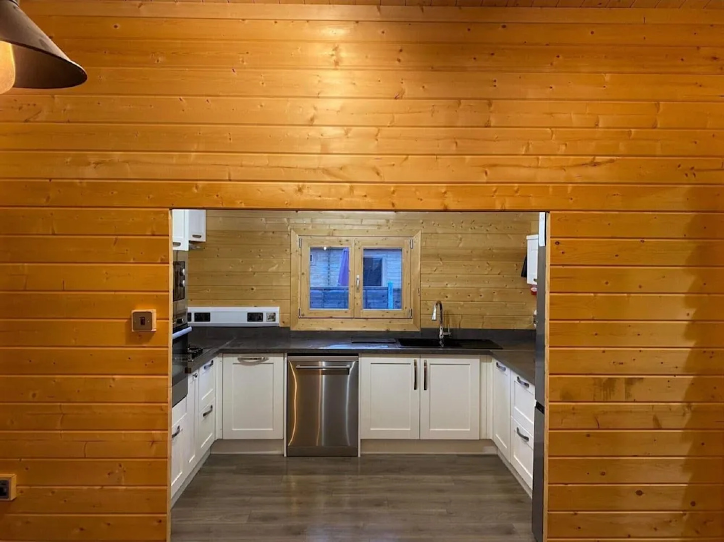 Inviting 2-bedroom Cabin in Ashton Under Hill