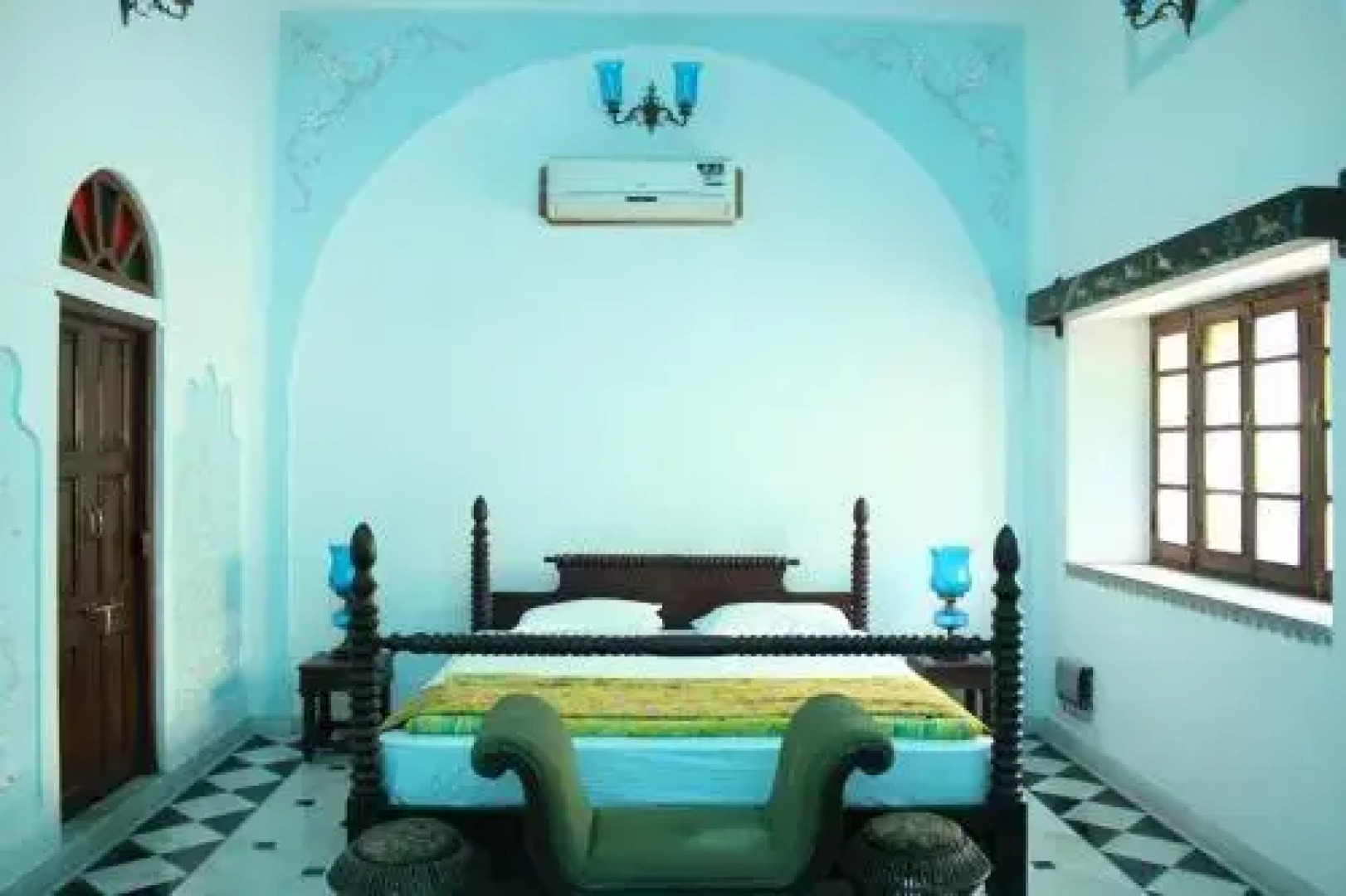 Ishwari Niwas Palace