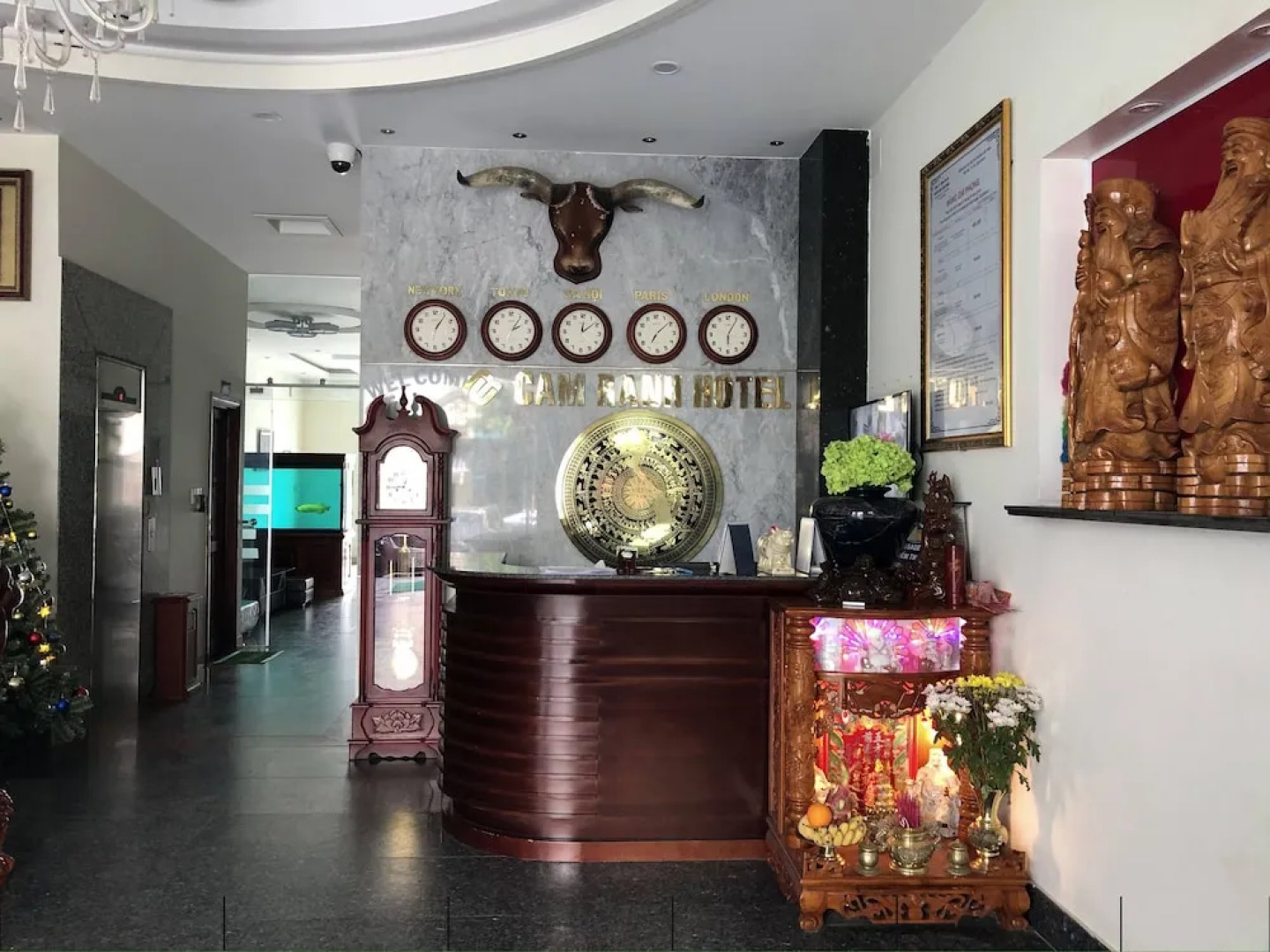 Oyo 696 Cam Ranh Hotel 1