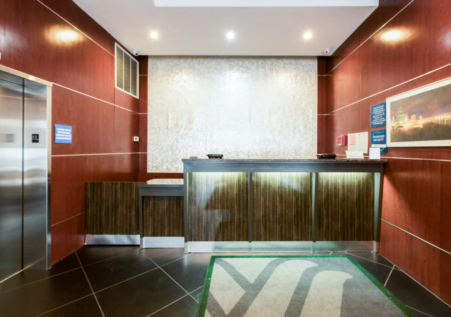 Wyndham Garden Long Island City Manhattan View Hotel