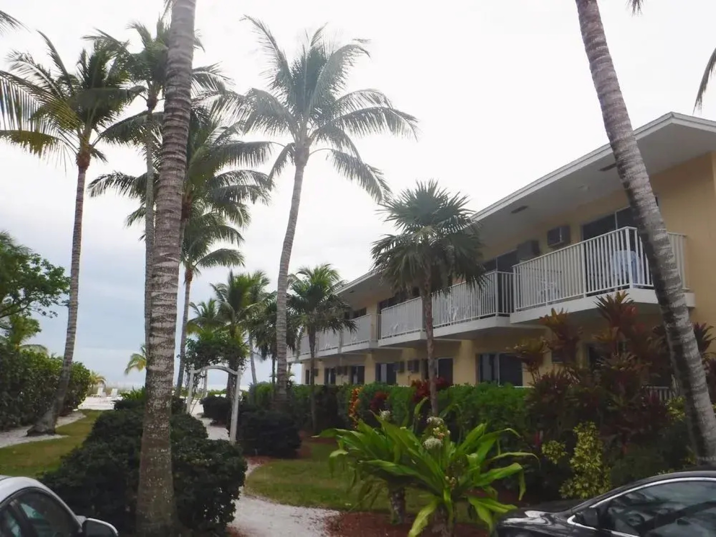 Waterside Inn on the Beach