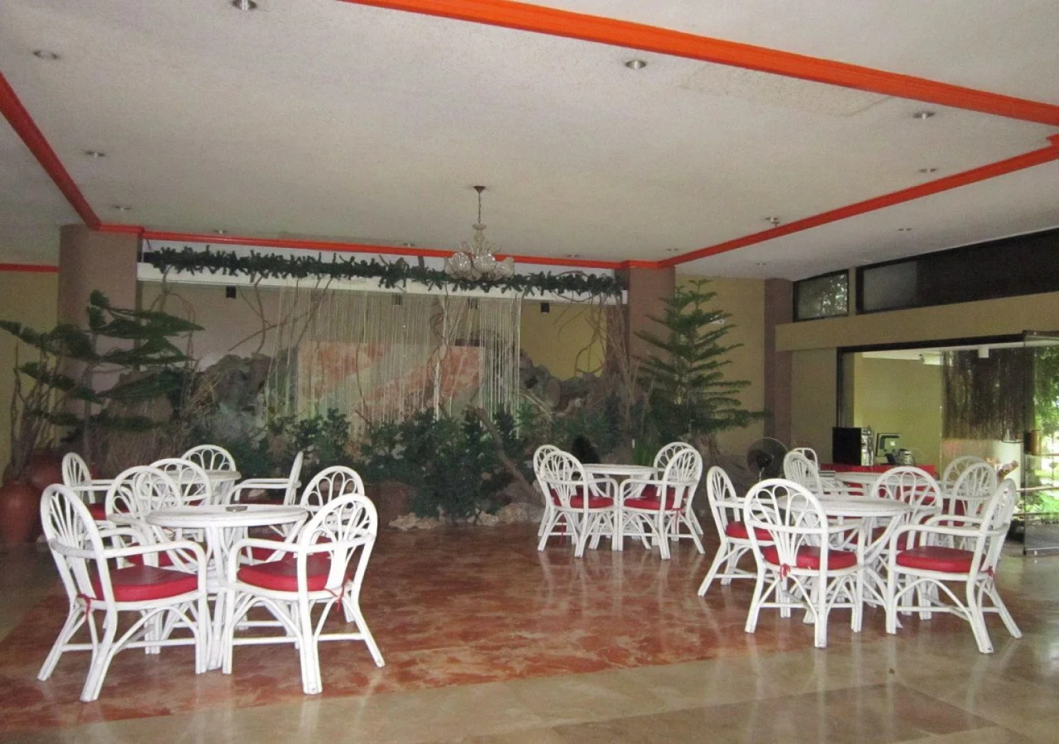 Harbor Lights Hotel and Restaurant