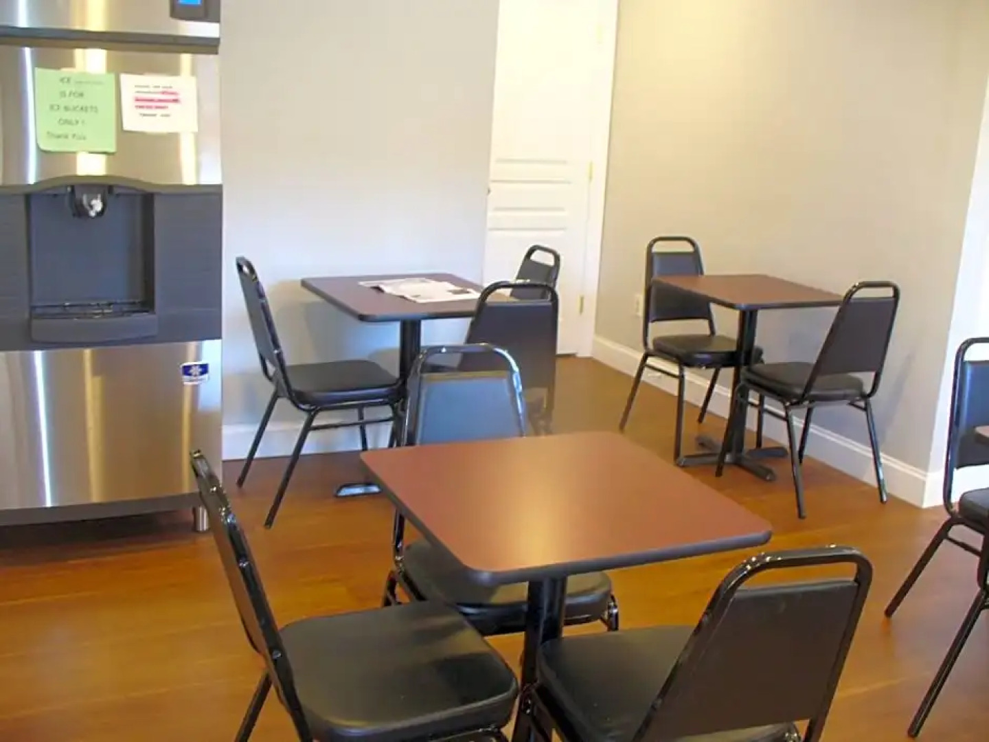 Villager Motel & Glen Manor Estate