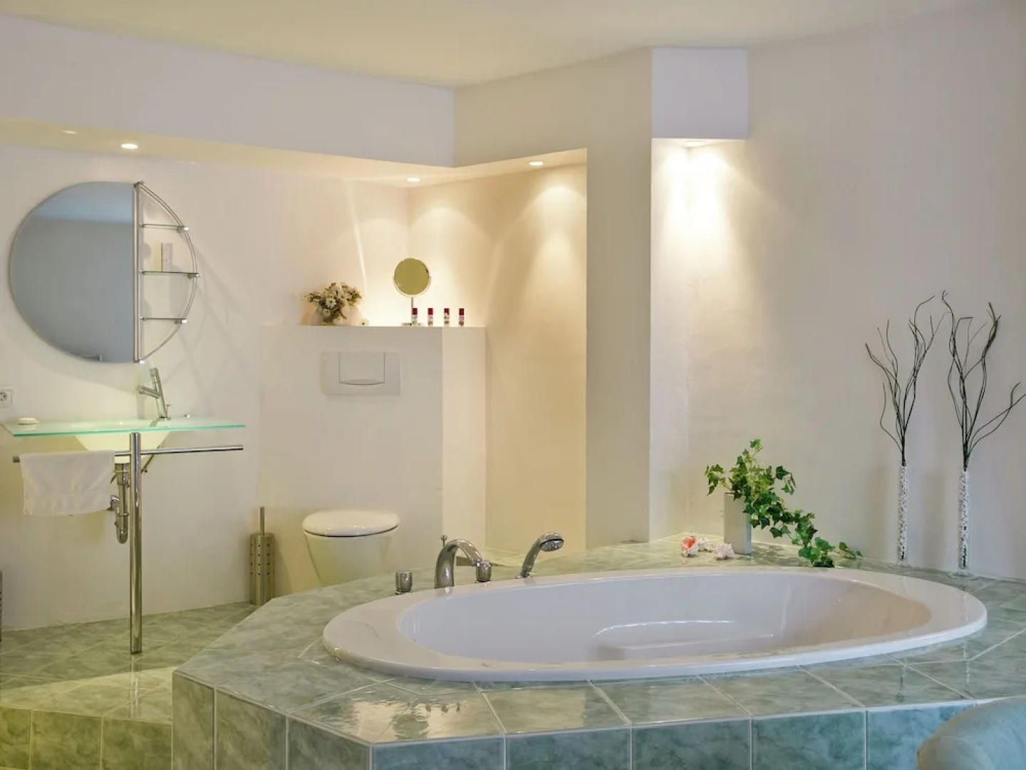 Hilltop Villa in Mandelieu-la-napoule With Sauna & Pool