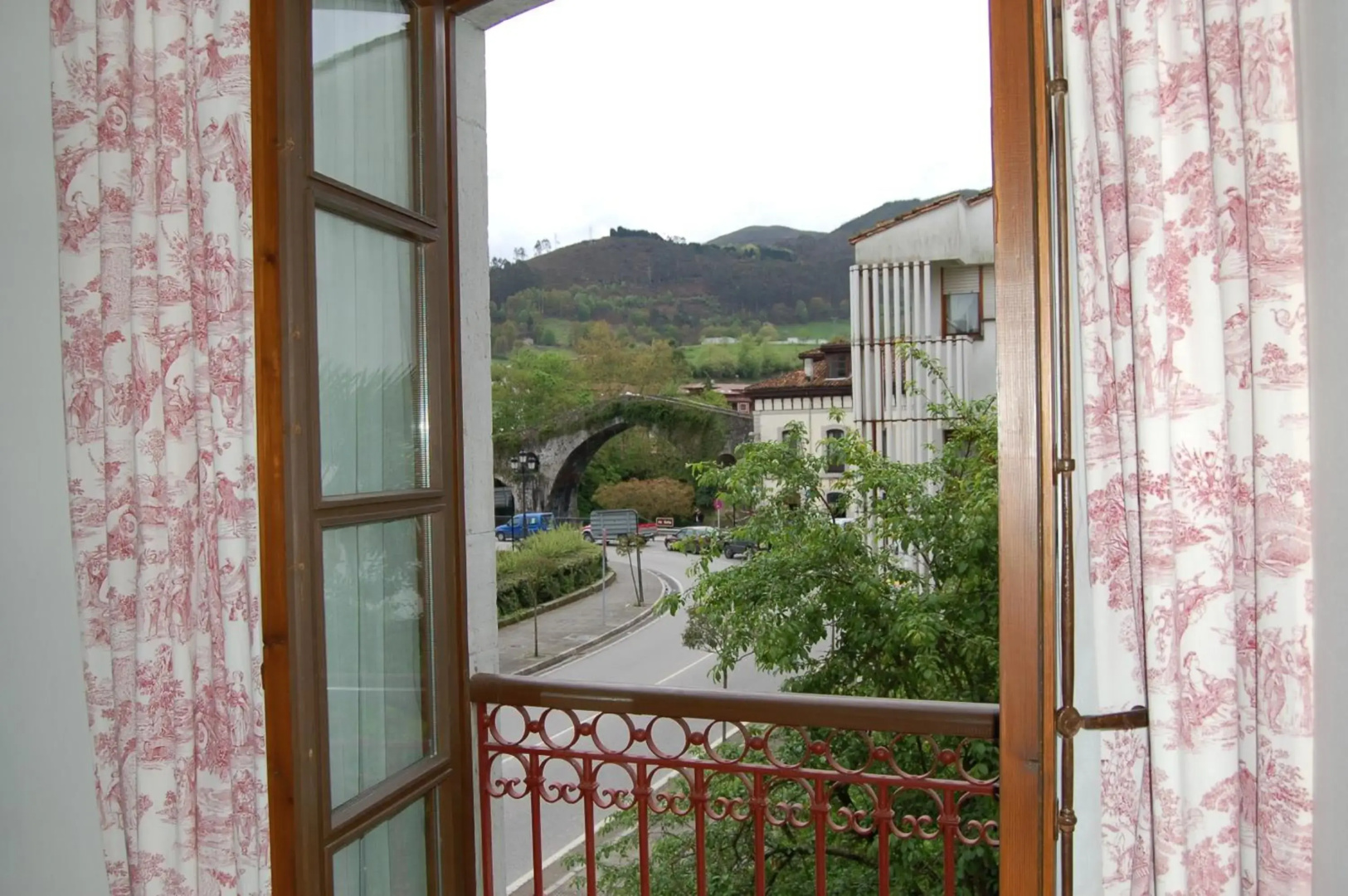 Hotel Puente Romano