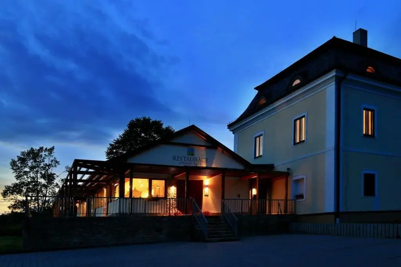 Lisensky Dvur