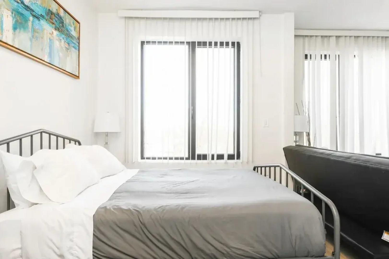 Luxury Studio 30 Mins to Manhattan Evonify