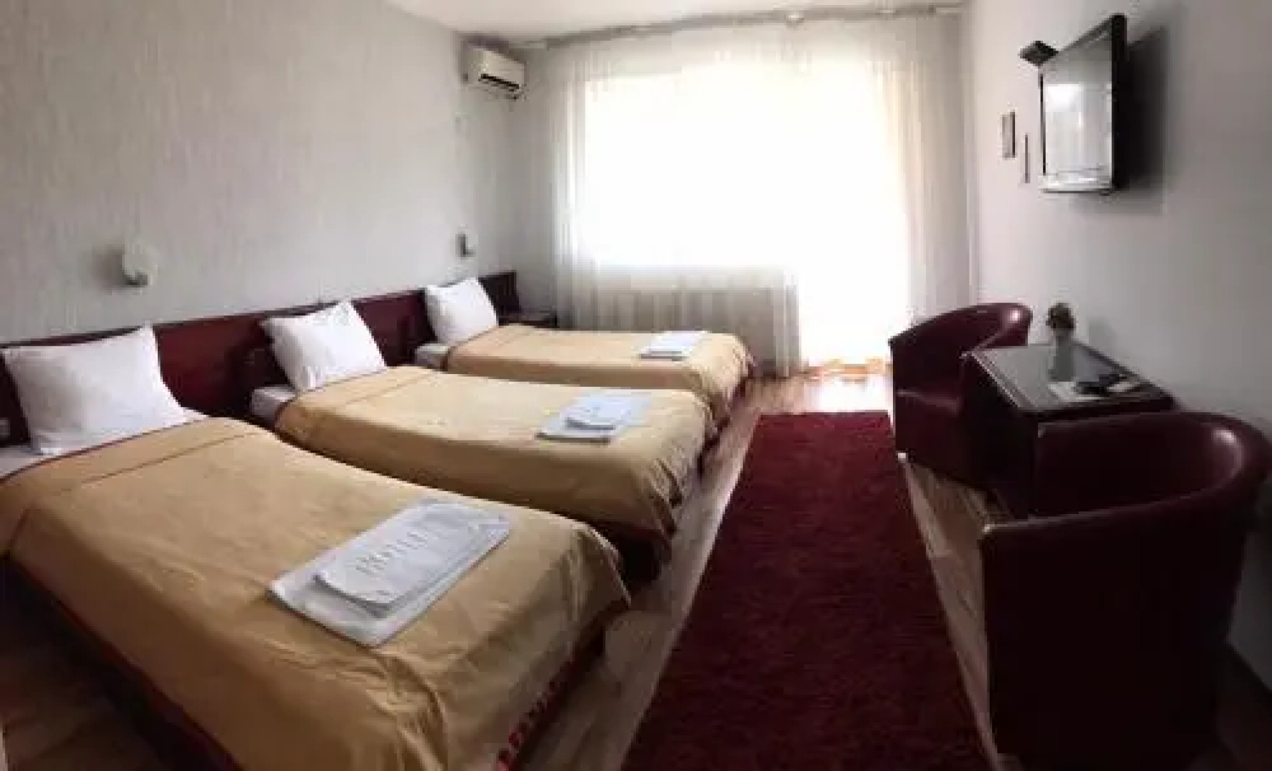 Hotel Tri "O" Topola