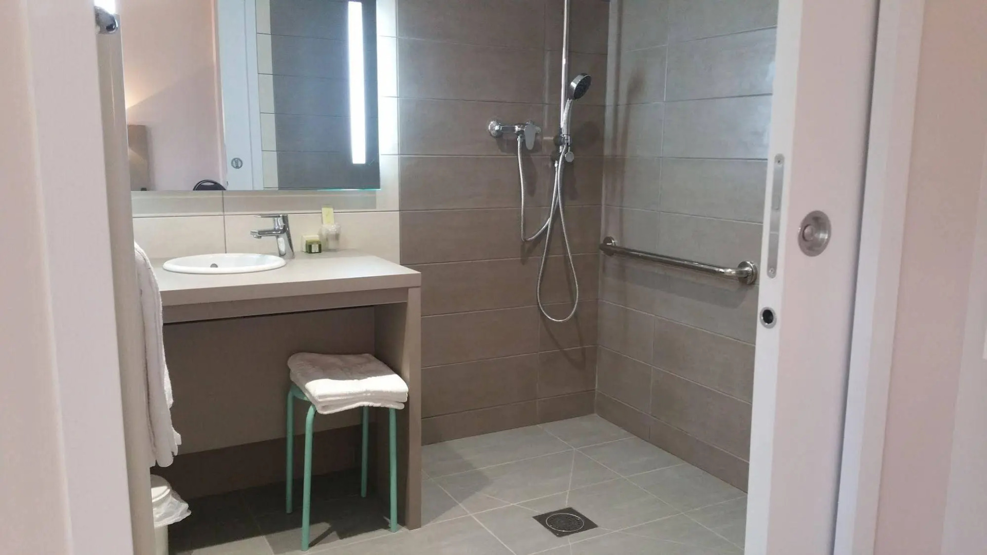 Logis _ Hotel Restaurant La Sapiniere