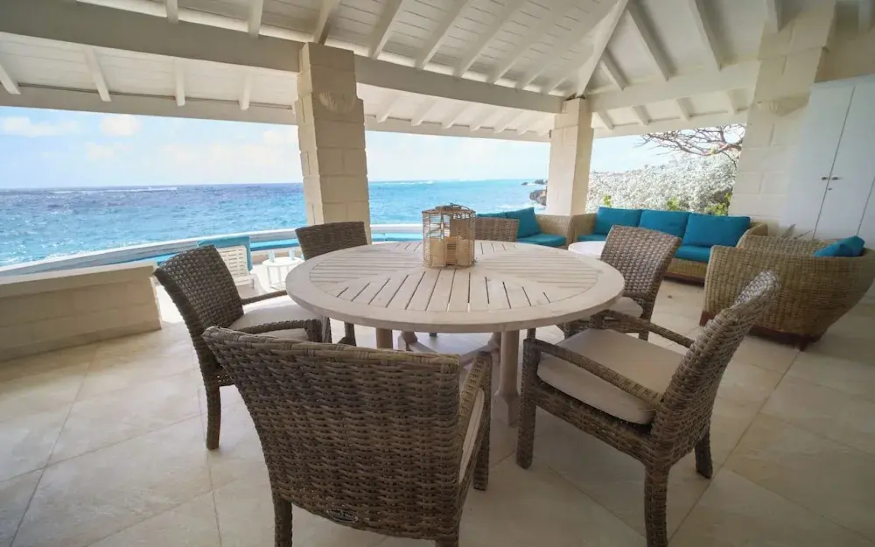 Maltese Falcon Villa 4bd by Zenbreak