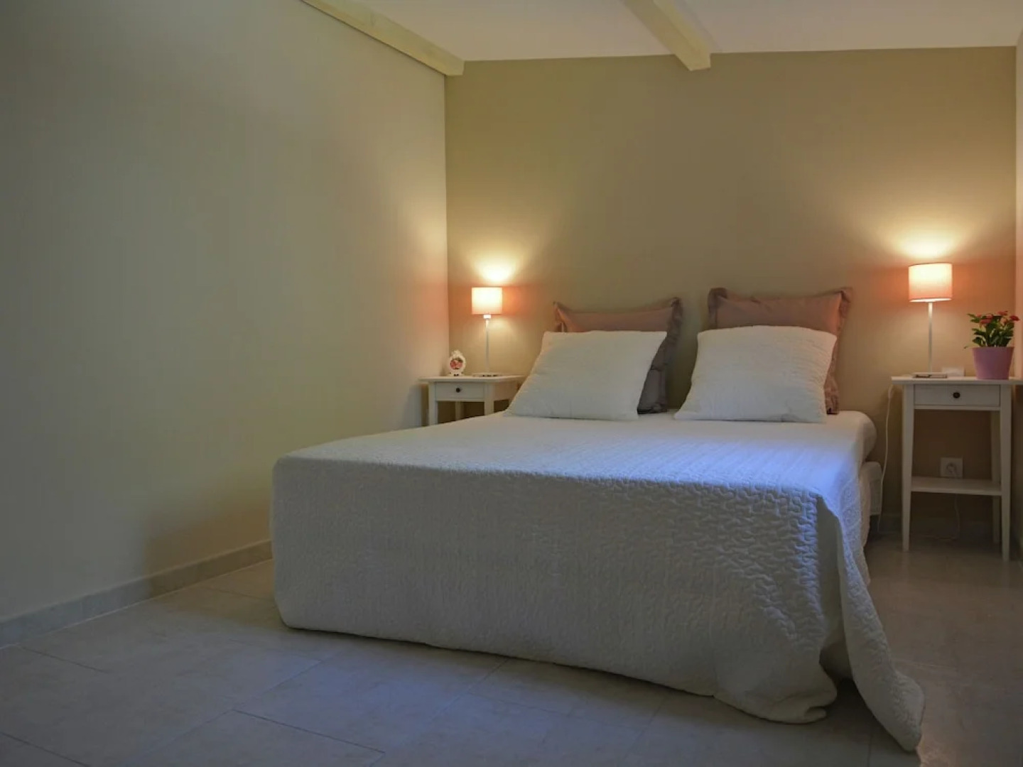 Sun-kissed Villa in Carpentras With Swimming Pool