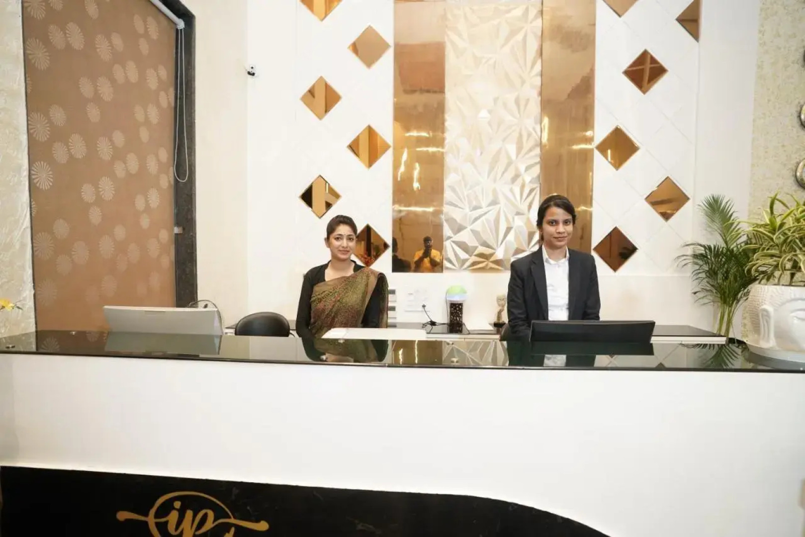 Hotel Idhayan Palace