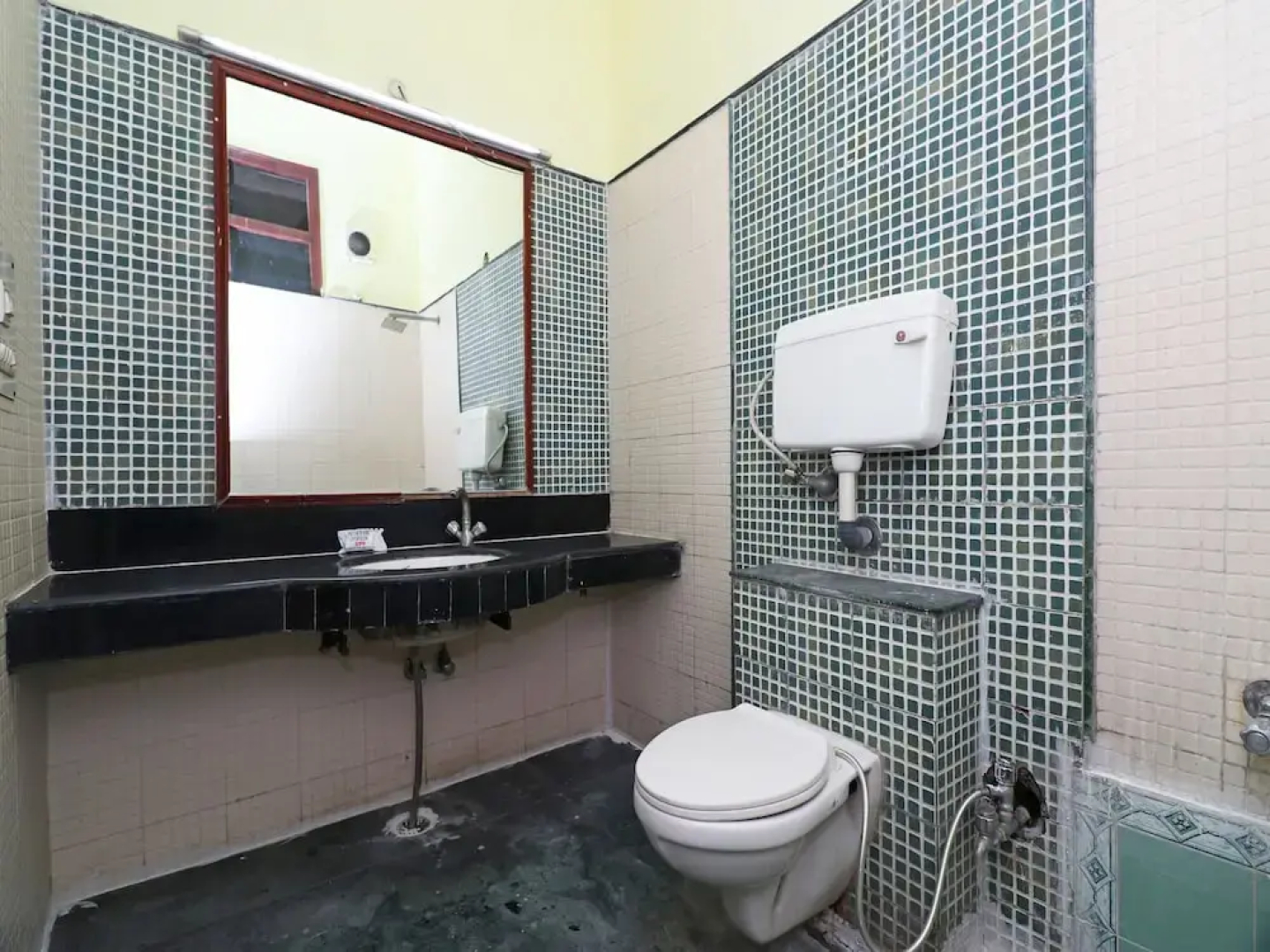 Oyo 15383 Hotel Grand Melrose