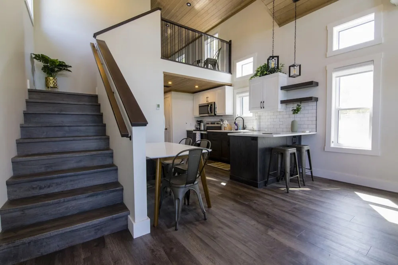 Luxury Loft Cottage In Manitou Beach