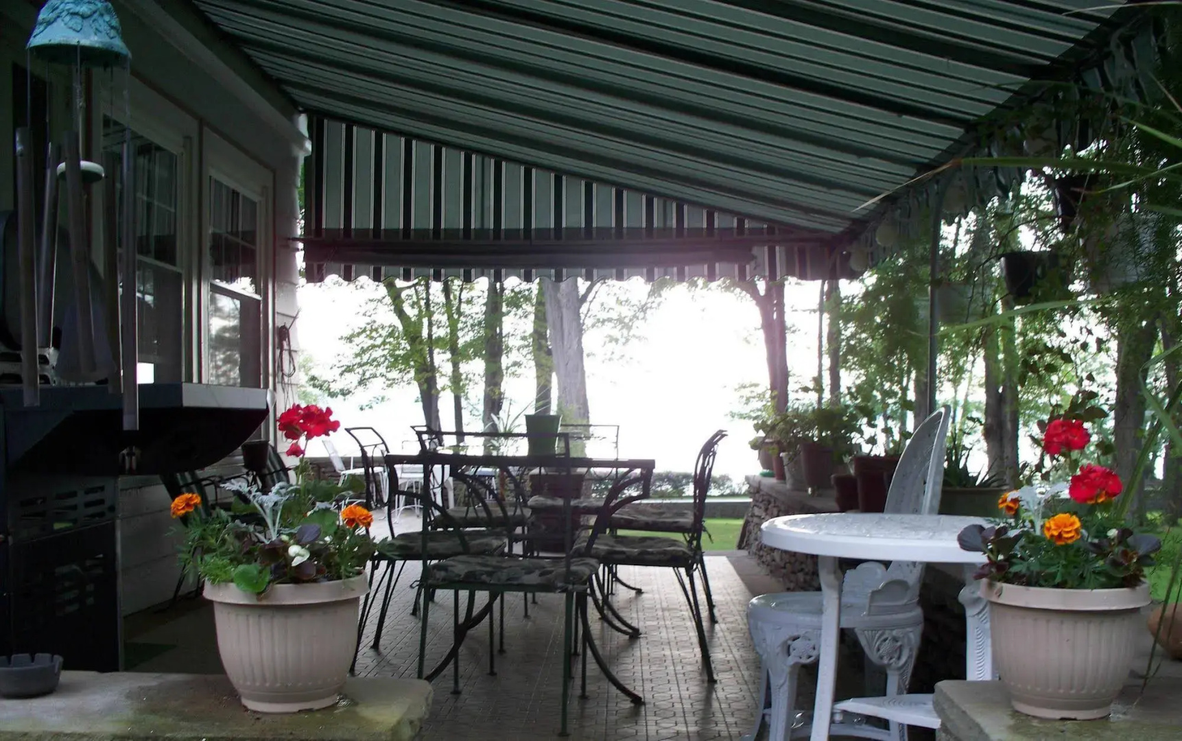 Maple Springs Lake Side Inn