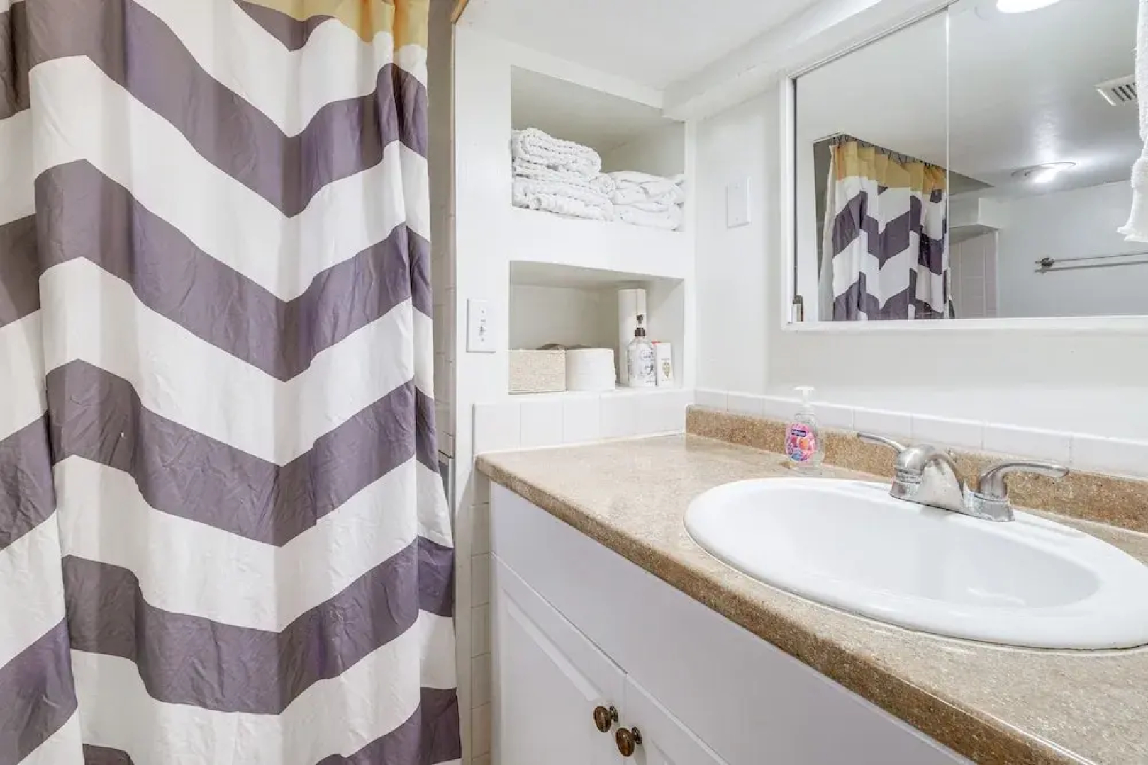 DC Apartment: 2 Mi to National Mall!