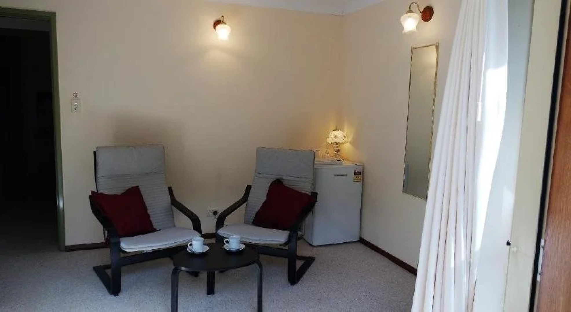 Eleebana Guest House