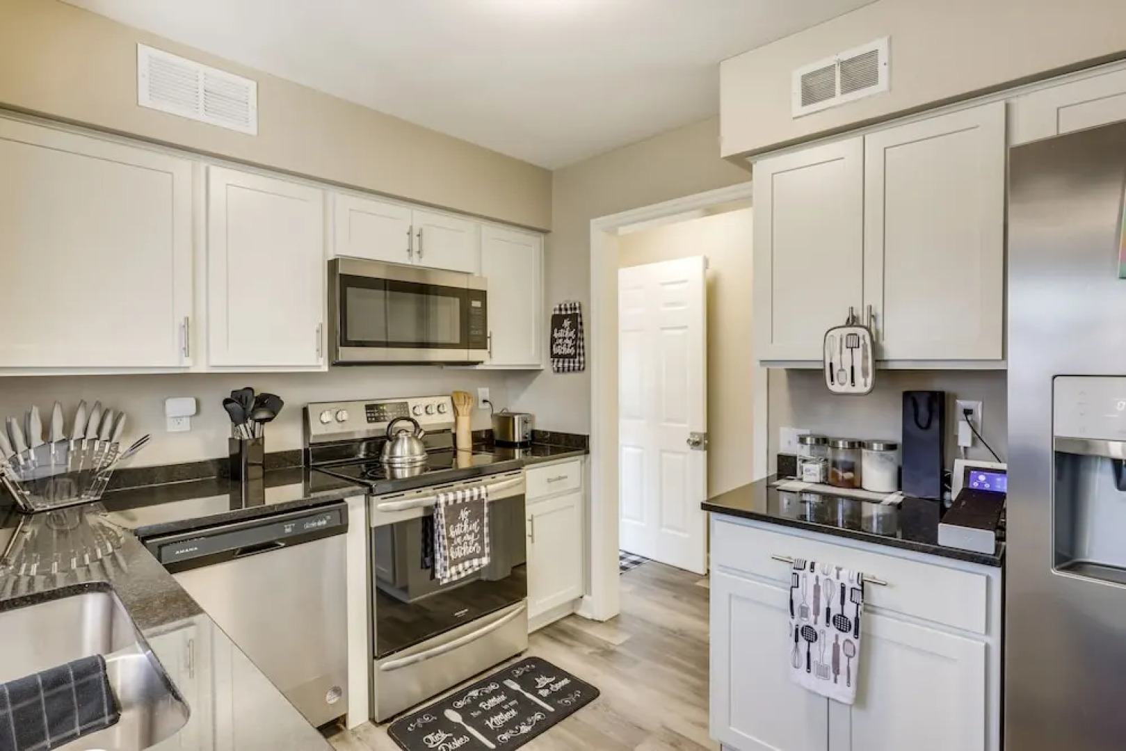 Milwaukee Vacation Rental ~ 7 Mi to Lake Michigan