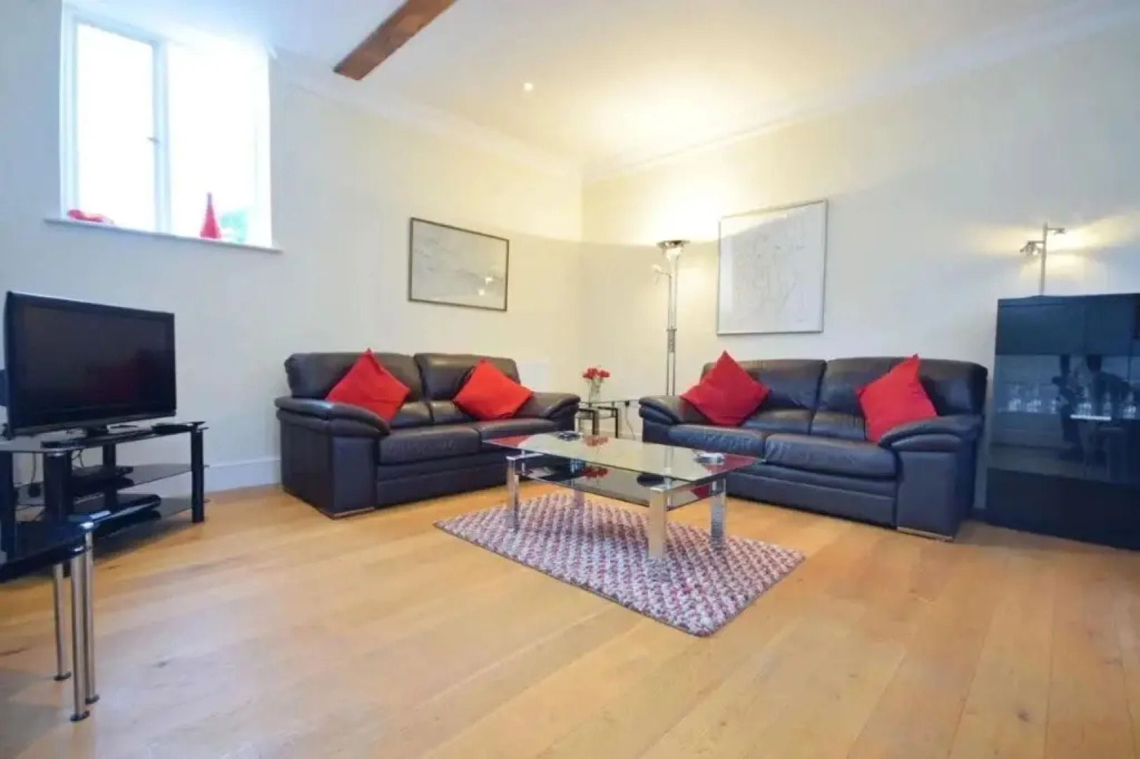 8 Angel Yard, Midhurst