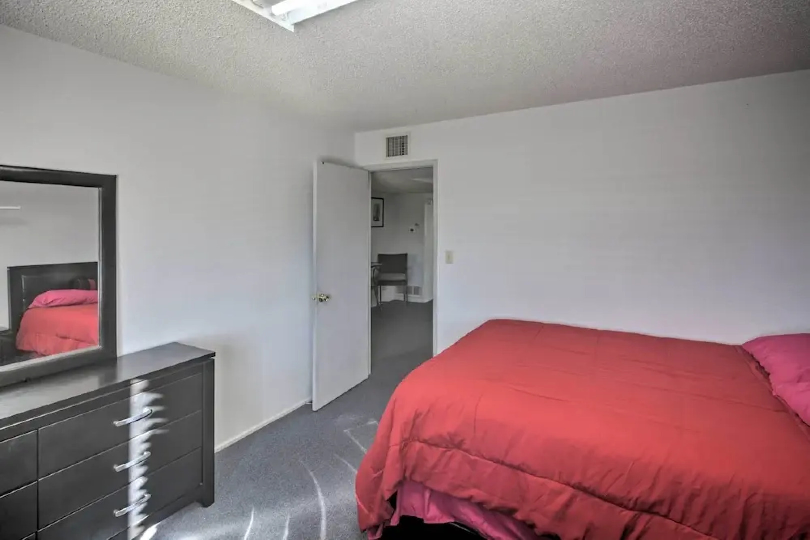 Kingman Apartment < 2 Miles to Route 66 Sign!