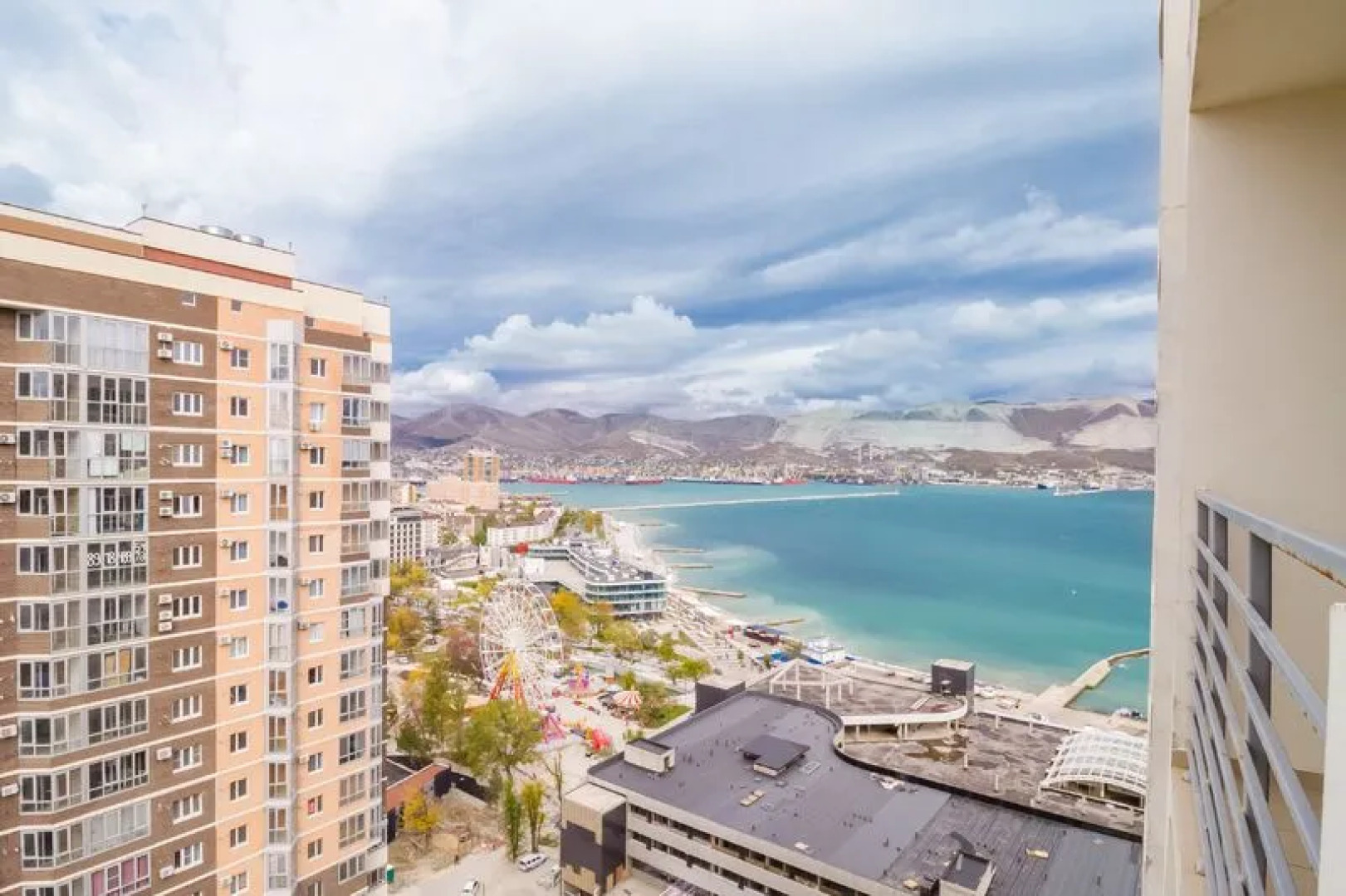 Apart-hotel Yuzhny Bereg on Shevchenko street, 22