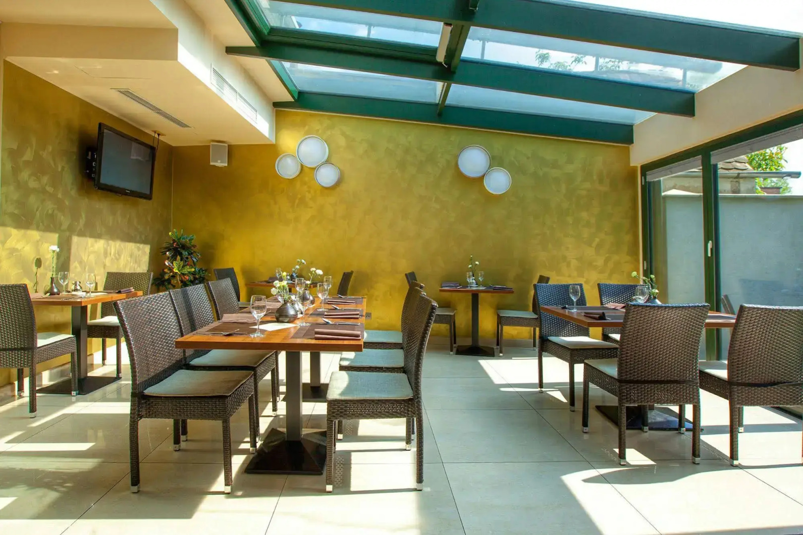 Fine Restaurant & Apartments