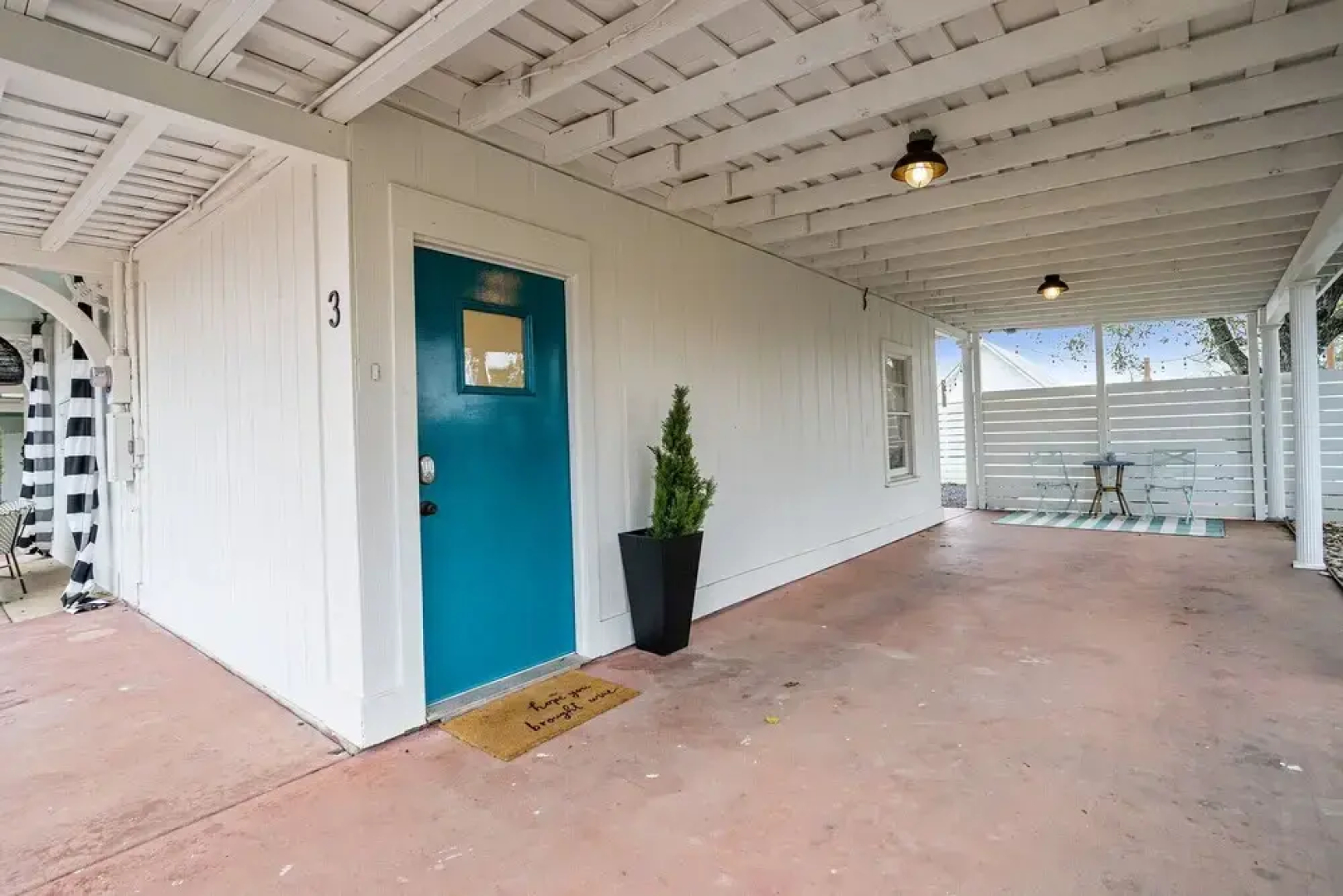 Luxury Home With Firepit Just 1mi to Arrowhead Vineyard