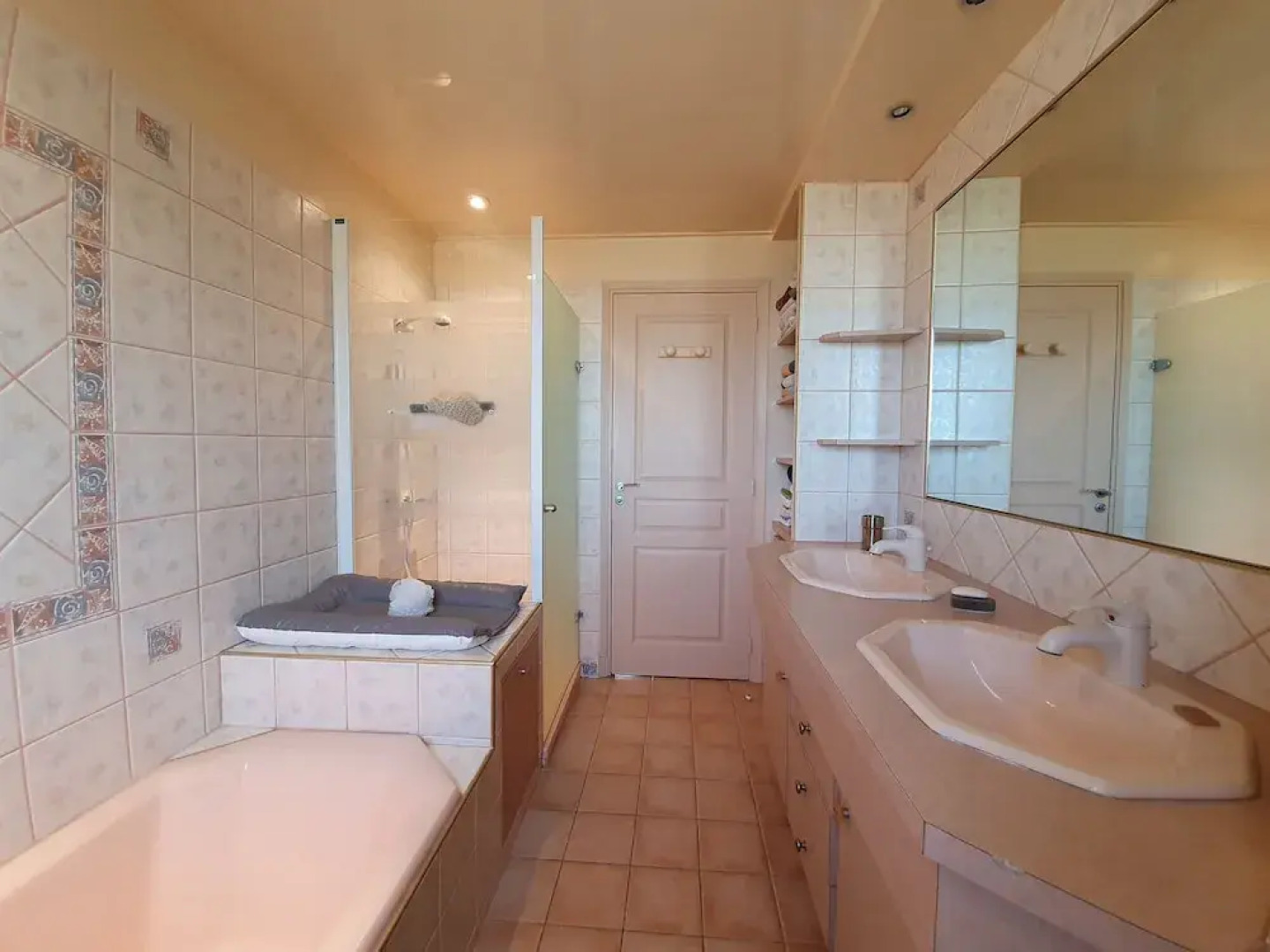 Spacious Villa in Languedoc-Roussillon with private Swimming Pool