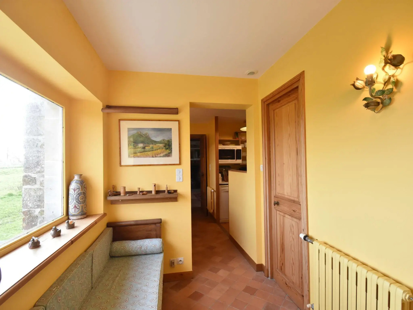 Beautiful Holiday Home with Courtyard in Appeville