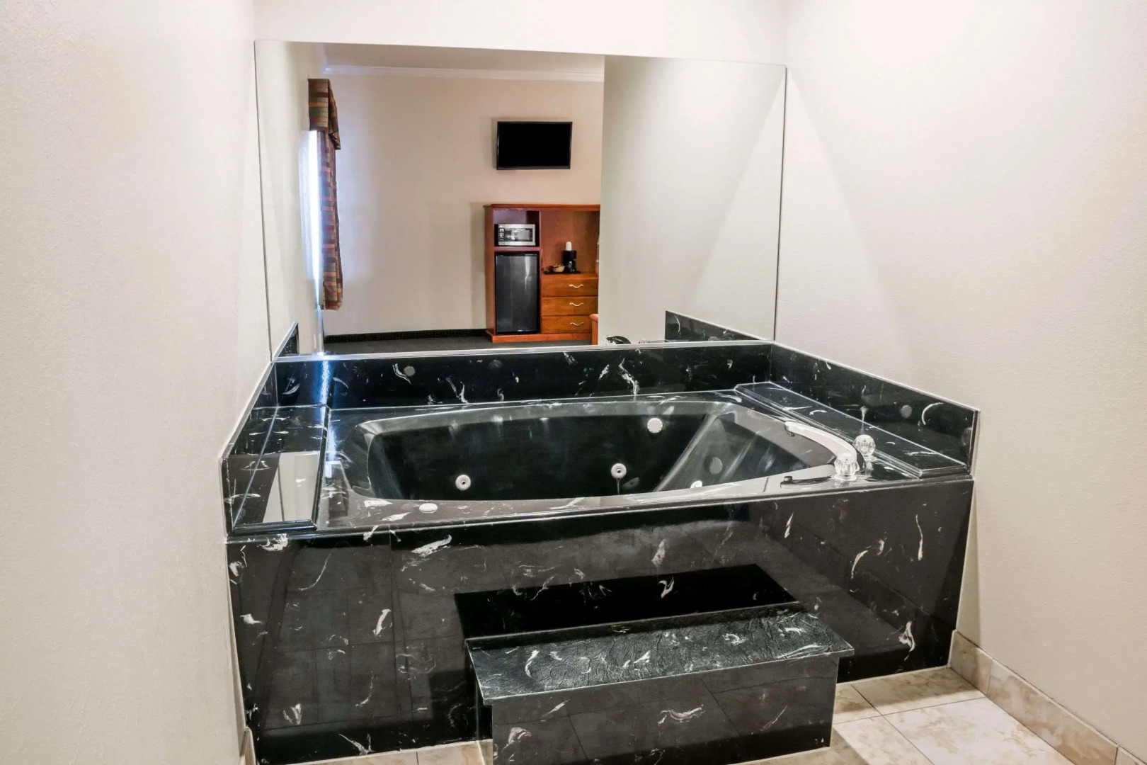 Super 8 by Wyndham Brookshire TX