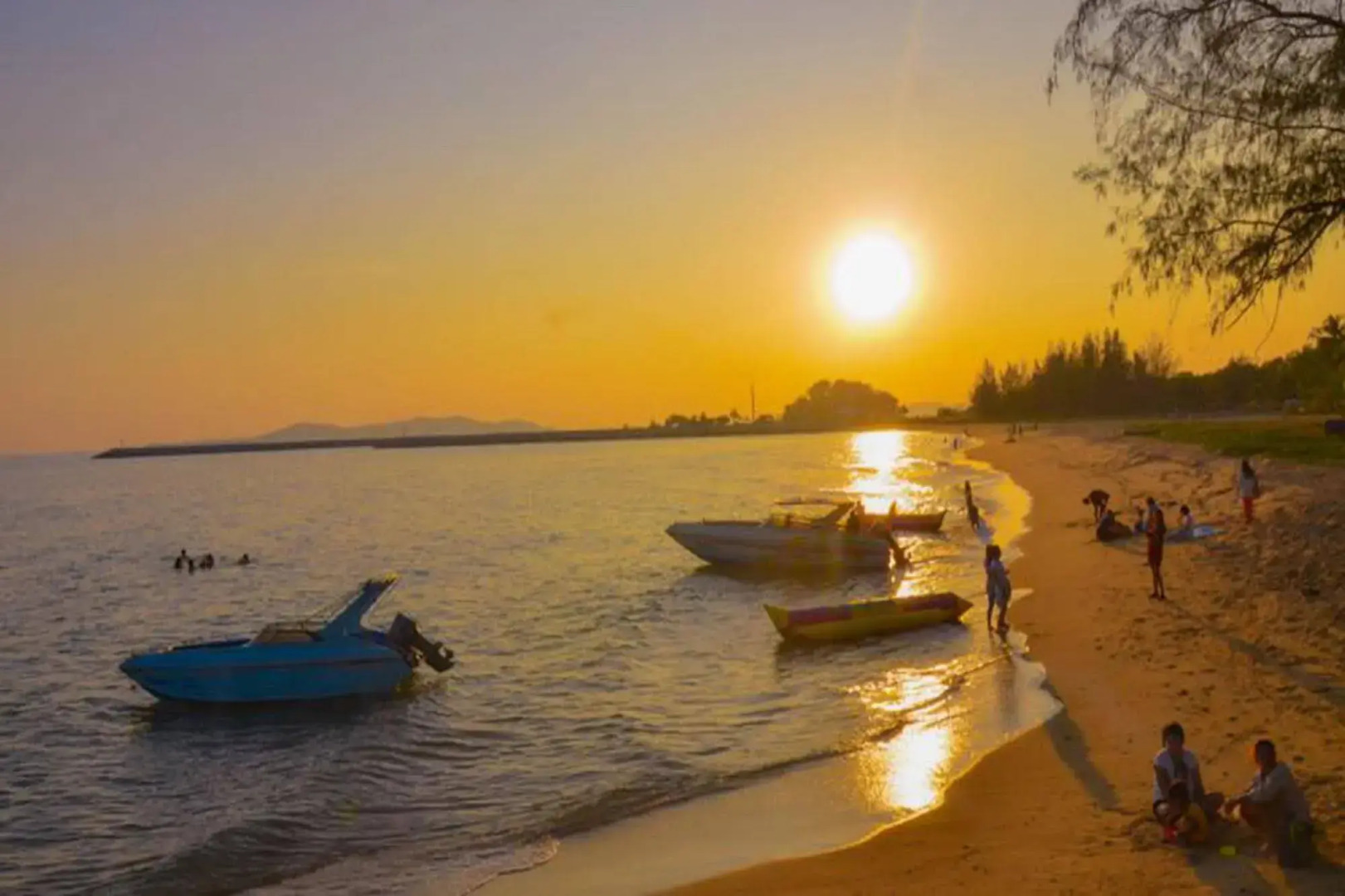 Duangtawan Beach Resort