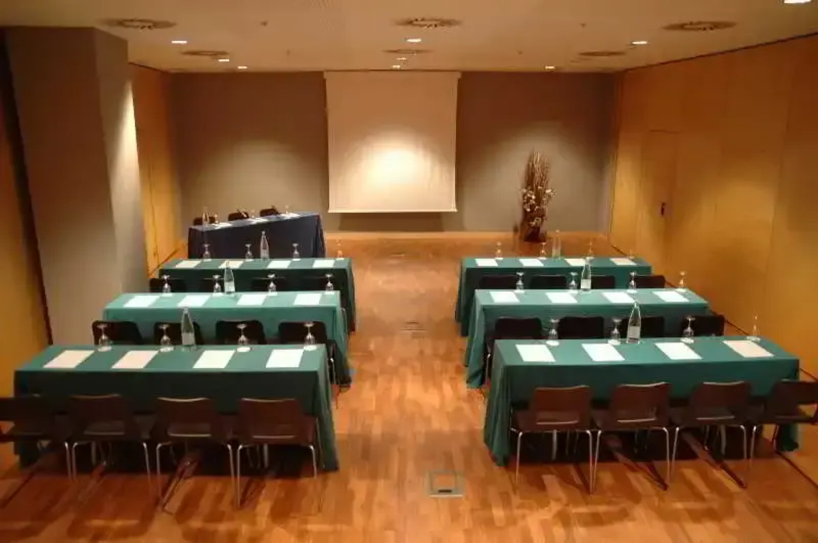 Akira Flats Fira Gran Via Barcelona