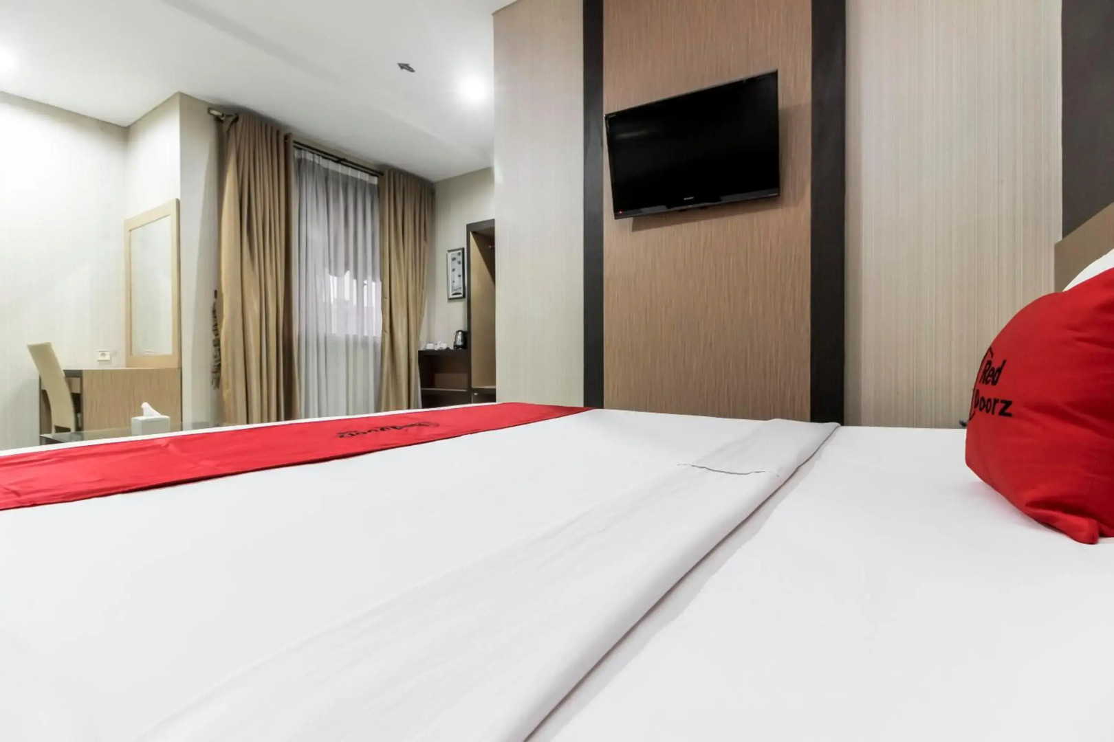 RedDoorz Plus @ Tuparev Cirebon
