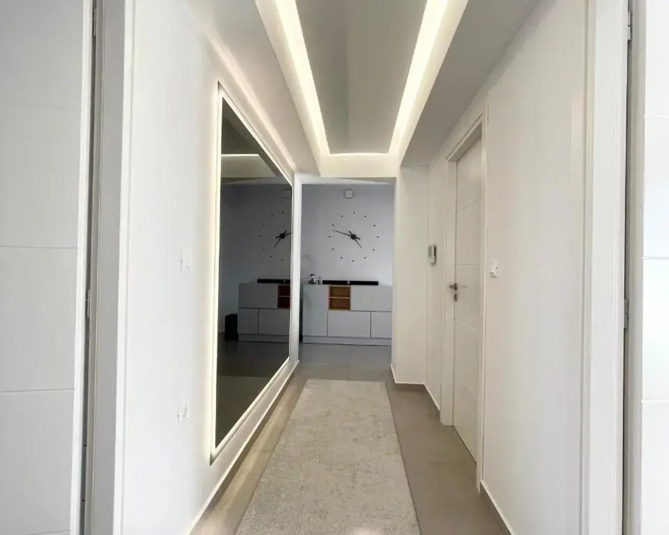 White House Kokas Luxury Apartments