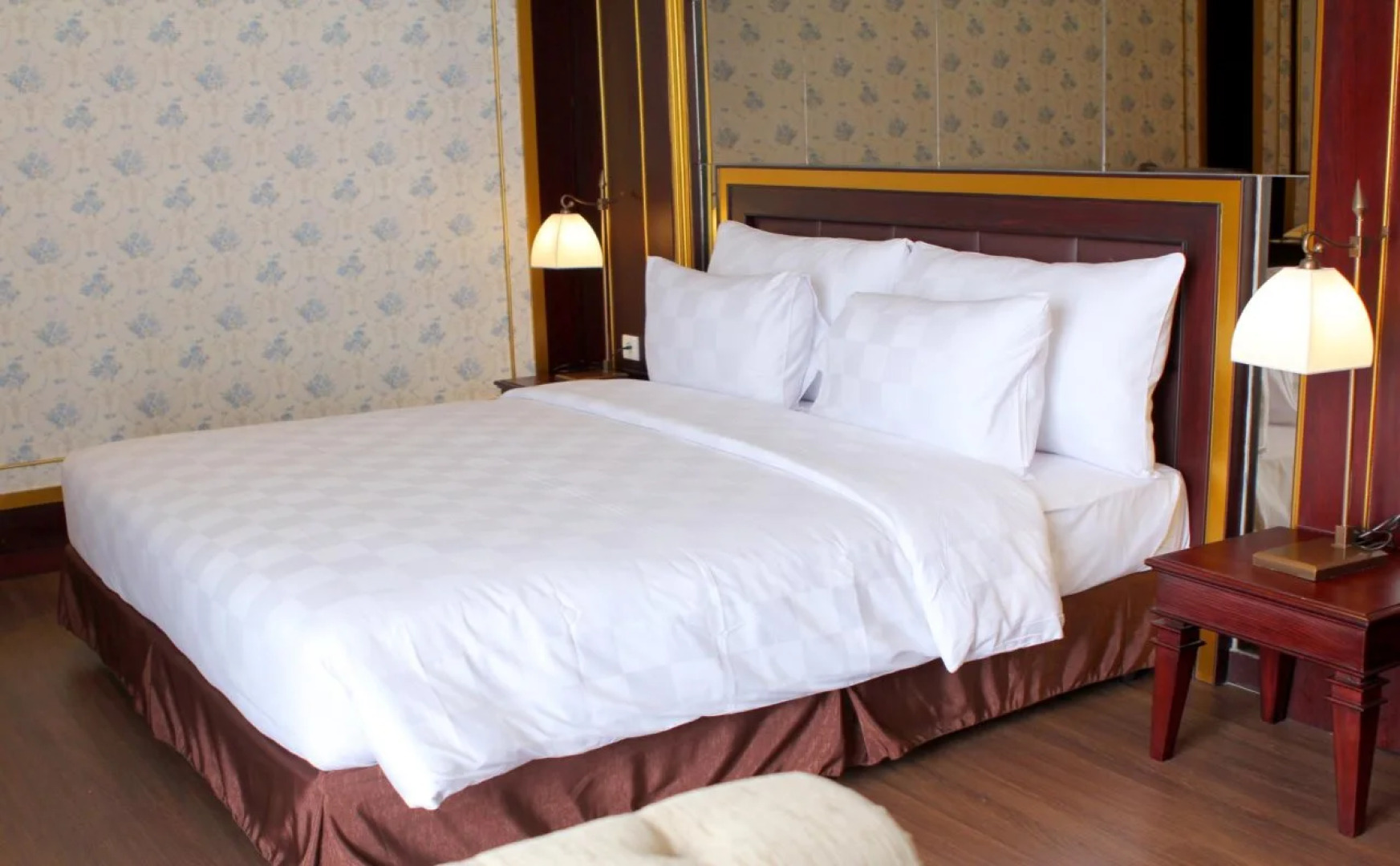 The Grantage Hotel & Sky Lounge