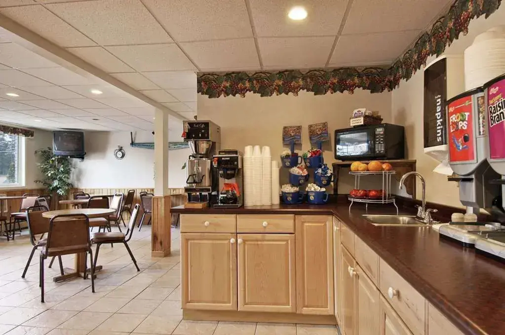 Hotel Iron Mountain Inn & Suites - Stay Express Collection