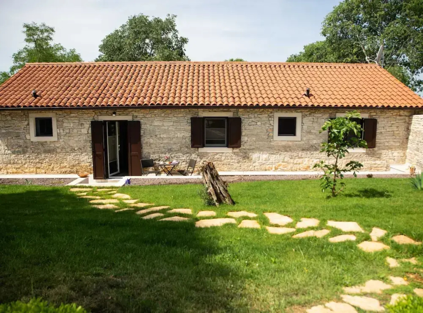 The Poolside Stone House in Bale