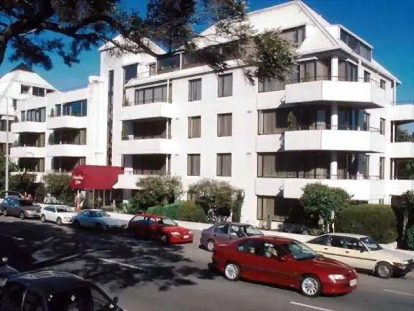 Chateau Blanc Suites