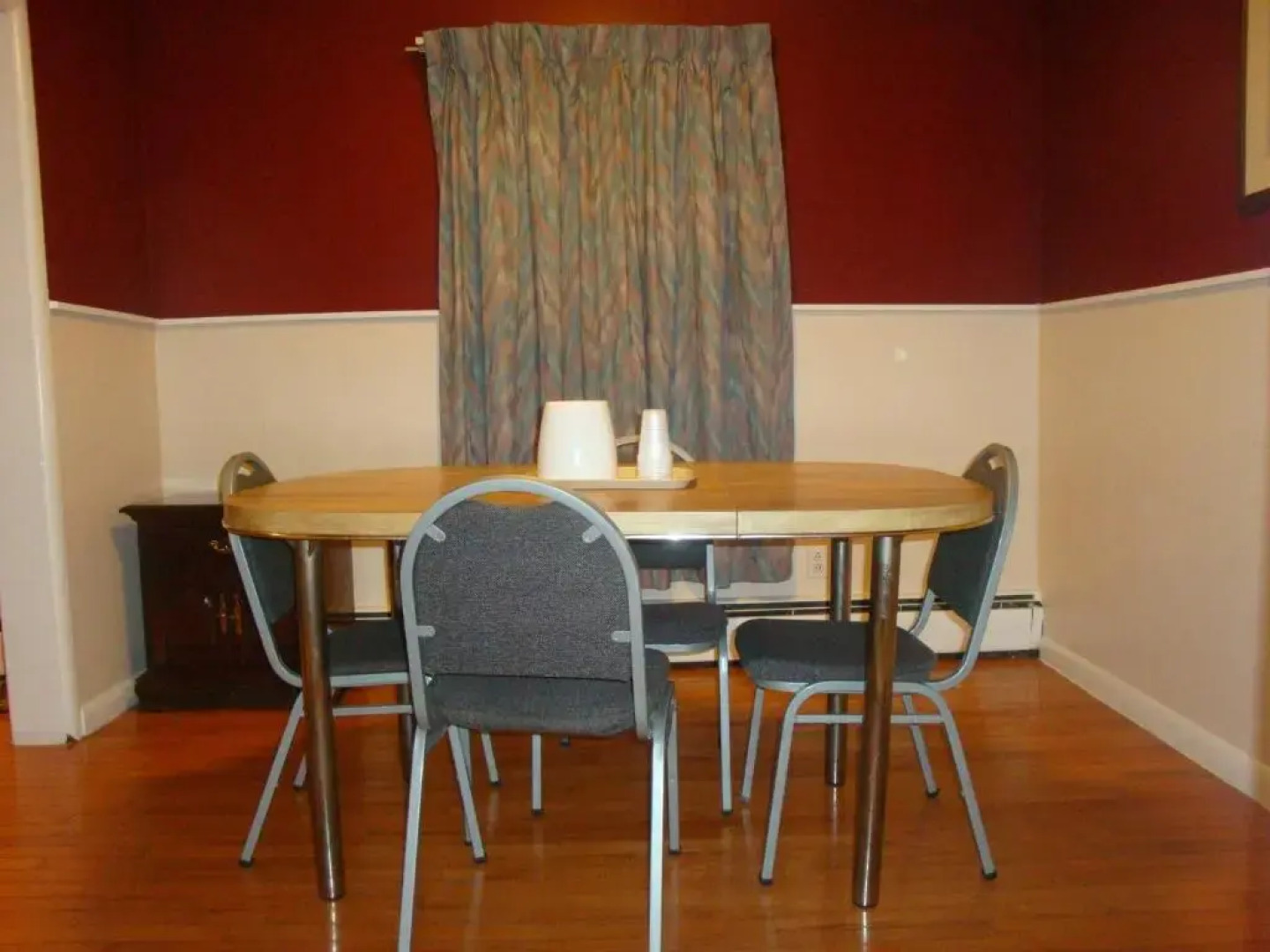 Economy Motel Inn & Suites