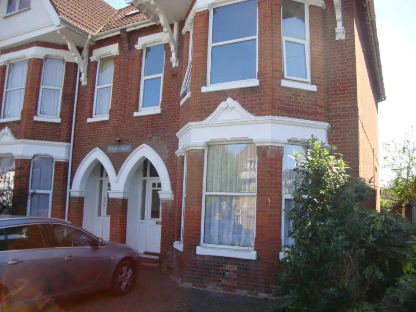 Number 10 service apartment - Danes