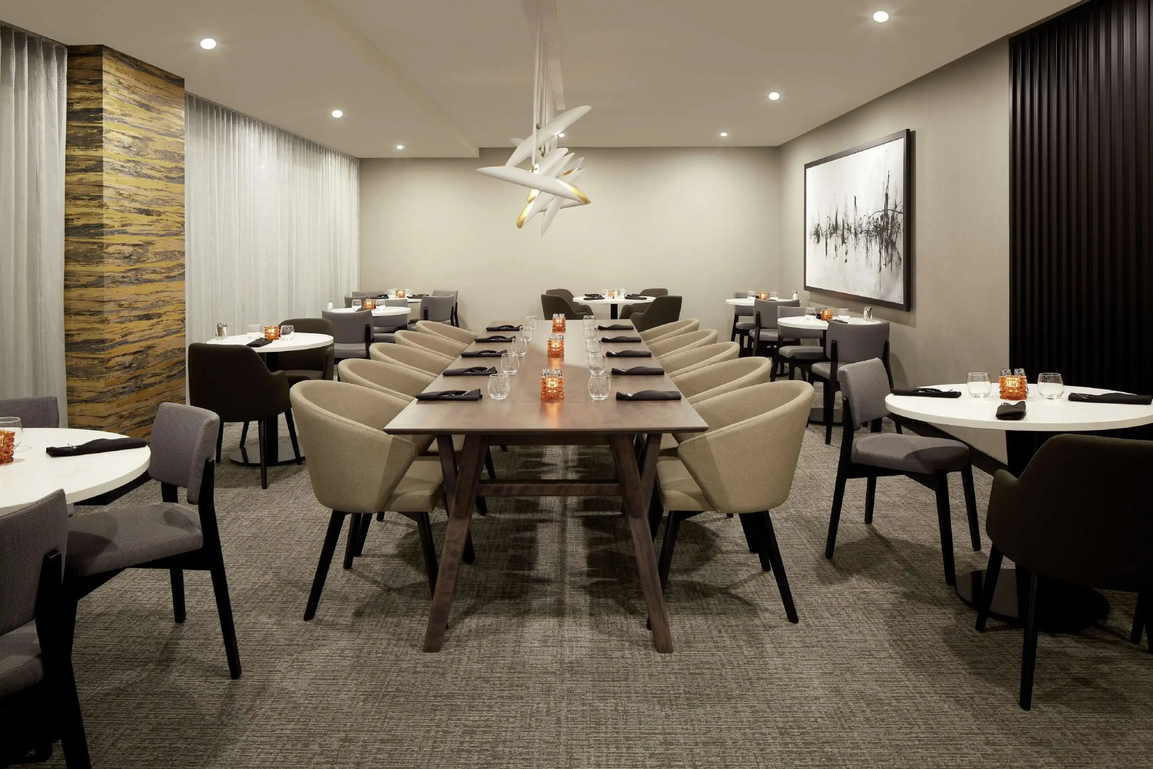 DoubleTree by Hilton Montreal Airport