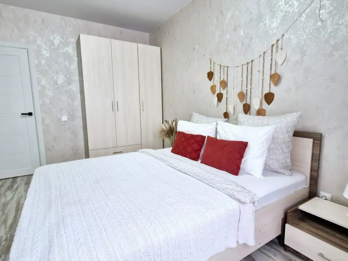 Апартаменты на улице Христенко 8