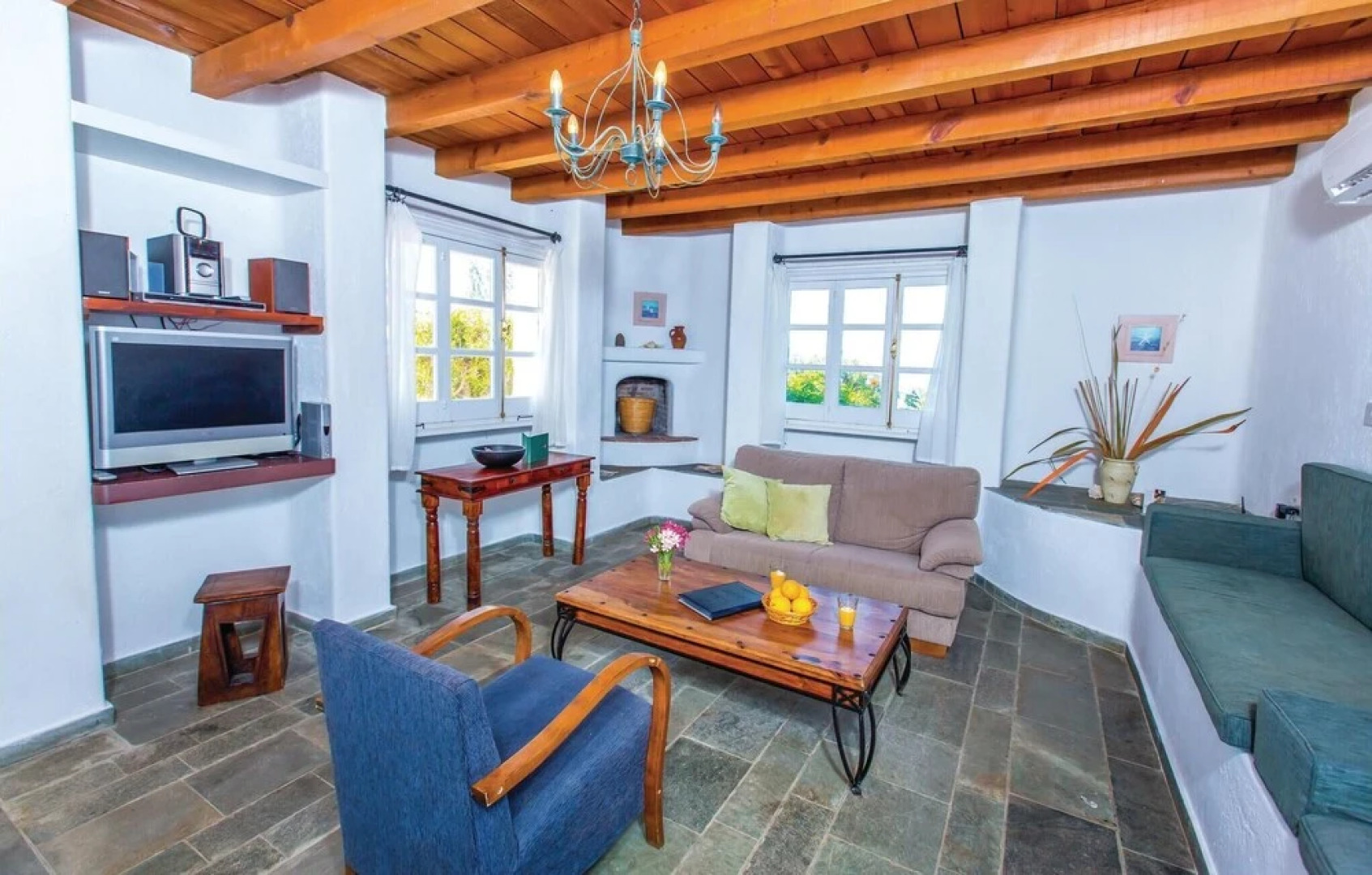 Awesome Home in Pomos With Wifi and 3 Bedrooms