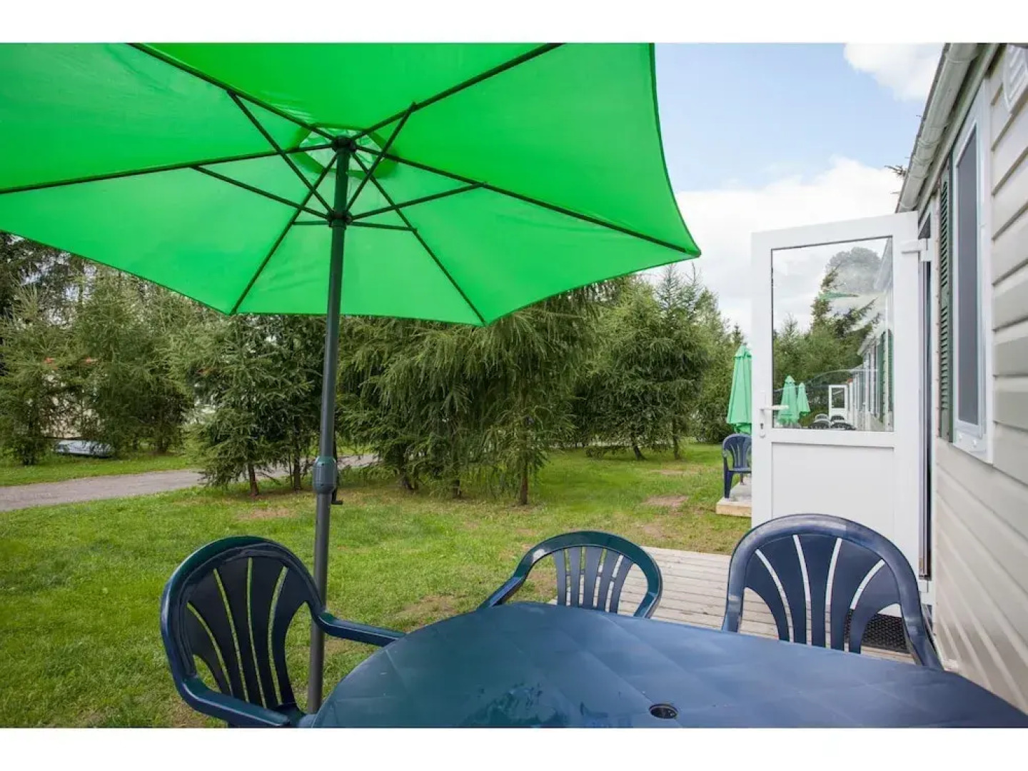 Snug Mobile Home in Januv Dul Bohemian With Pool