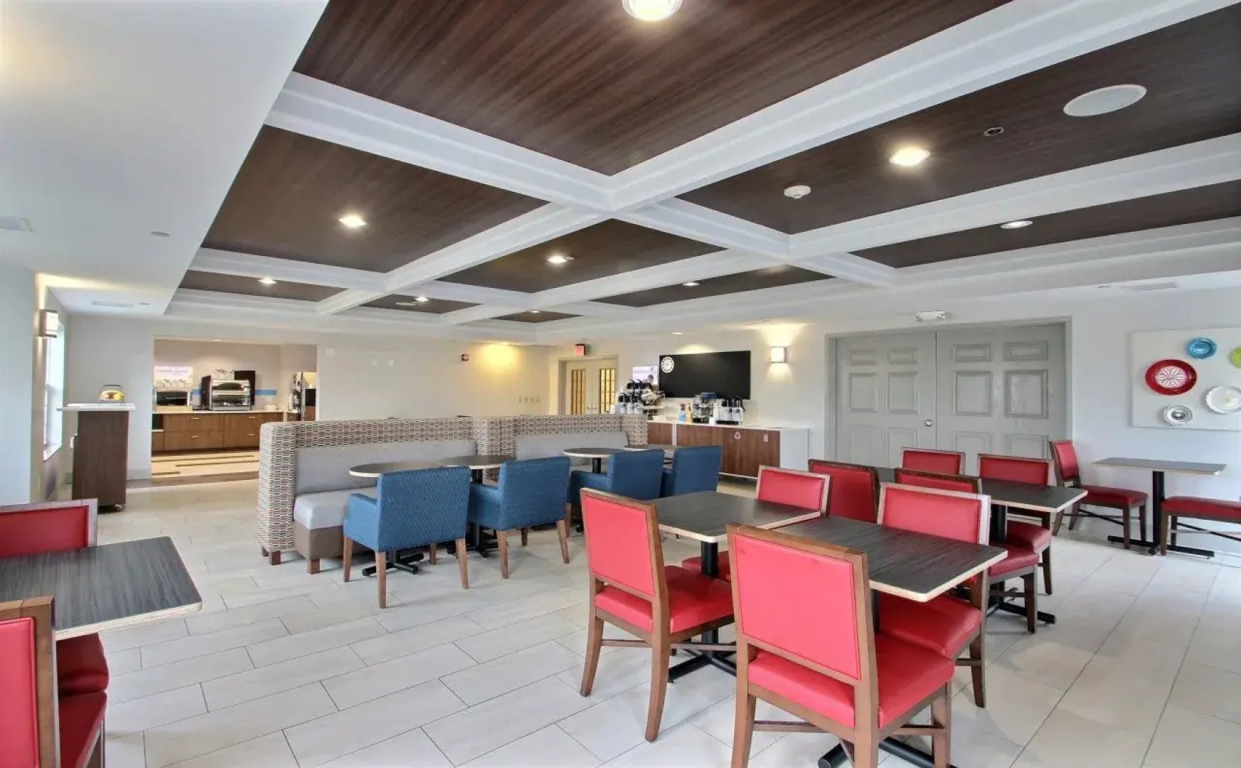 Holiday Inn Express Hotel & Suites Milwaukee Airport by IHG